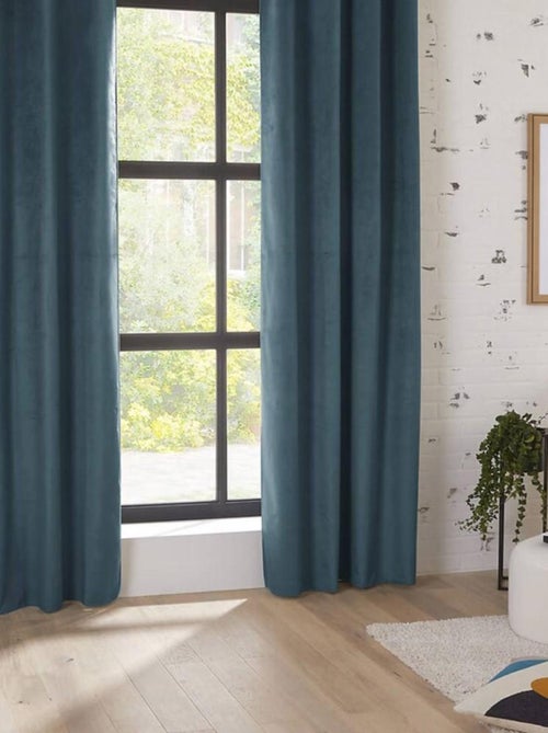 Rideau occultant à œillets 140x260 velours Théa bleu égéen - Kiabi Rideau occultant à œillets 140x260 velours Théa bleu égéen - Kiabi