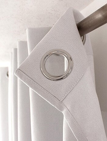 Rideau occultant uni et fileté