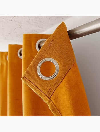 Rideau occultant uni et fileté