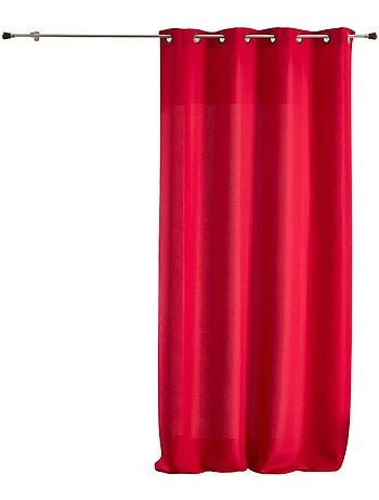 Rideau rouge à œillets