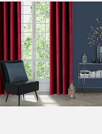 Rideau rouge aspect velours