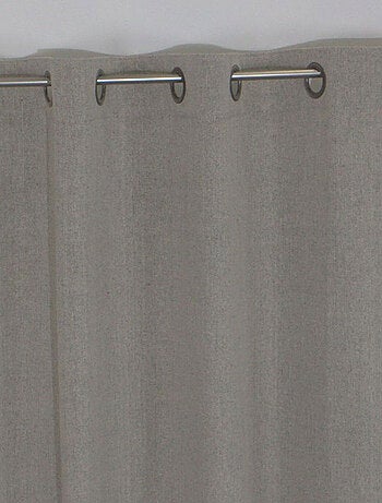 Rideau tamisant aux surjets apparents