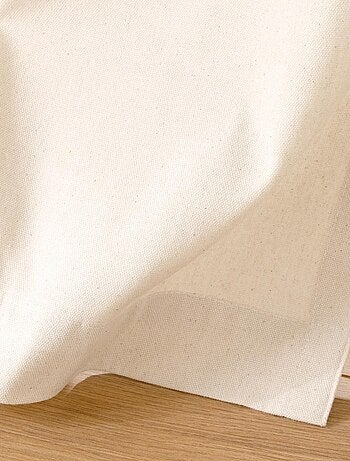 Rideau tamisant écru avec détails tuftés