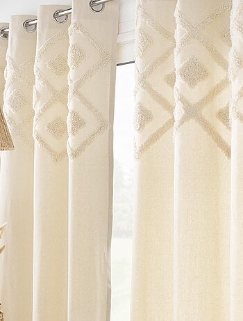 Rideau tamisant écru avec détails tuftés