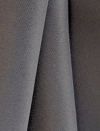 Rideau uni occultant, à œillet, prêt-à-poser.