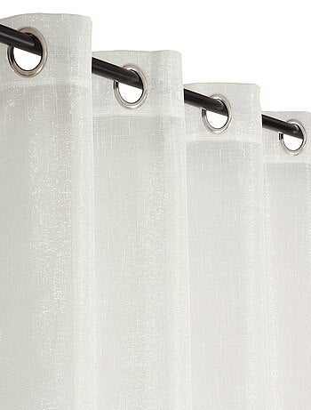 Rideau voilage fils argenté, prêt à poser.