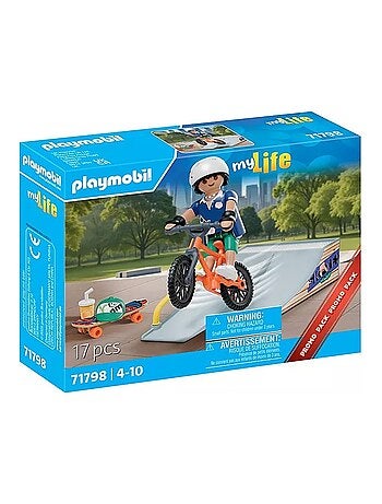 Rider avec rampe, skate et BMX