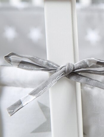 ROBA Parc Bébé en Bois 100x100 "Little Stars" + Tapis de Parc Bébé et Roues à Freins - Blanc