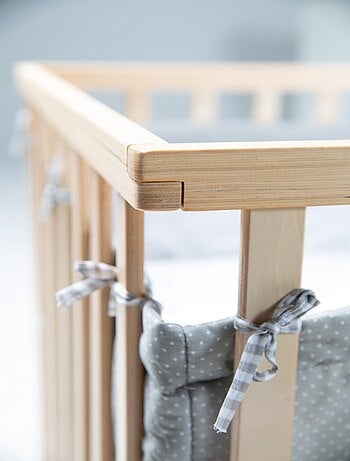 ROBA Parc Bébé en Bois 75x100 "Jumbotwins" + Tapis de Parc Bébé et Roues à Freins - Blanc