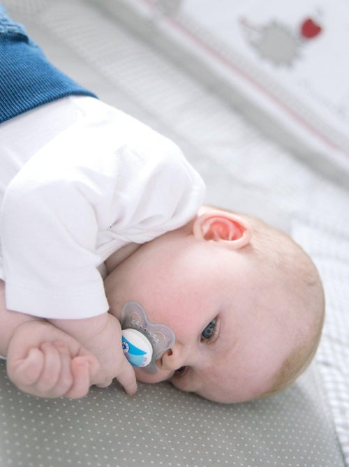 ROBA Parc Bébé Hexagonal en Bois "Adam & Eule" + Tapis de Parc et Roues à Freins - Blanc - Kiabi