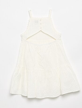 Robe à bretelles et broderies anglaises