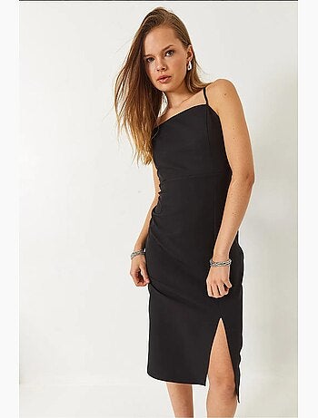 Robe à bretelles spaghetti fendues et encolure carrée lucci