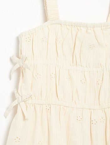 Robe à fines bretelles avec broderies all over
