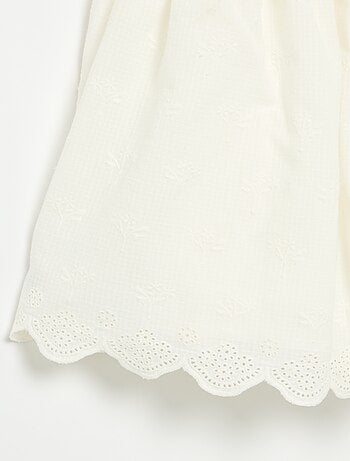 Robe à fines bretelles non réglables avec broderies