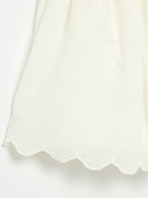 Robe à fines bretelles non réglables avec broderies - Kiabi Robe à fines bretelles non réglables avec broderies - Kiabi