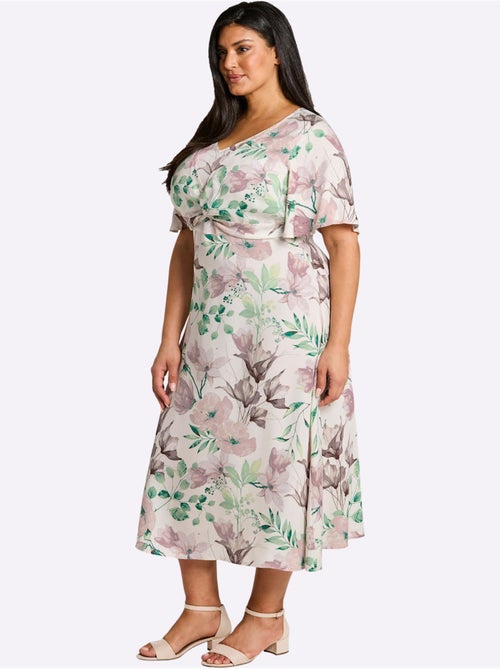 Robe à Fleurs Fronces à La Taille, Effet Noué - Taille Standard - Sheego - Kiabi Robe à Fleurs Fronces à La Taille, Effet Noué - Taille Standard - Sheego - Kiabi