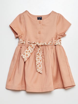 Robe à fronces avec ceinture