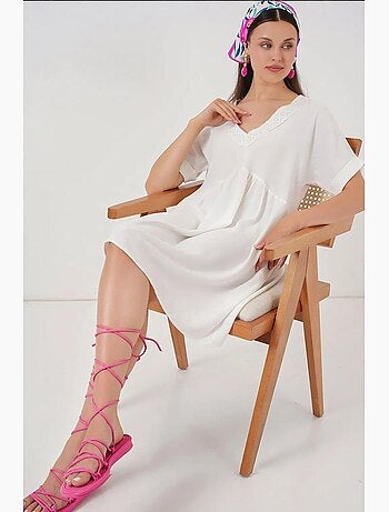 Robe à manches courtes et col en v bdart