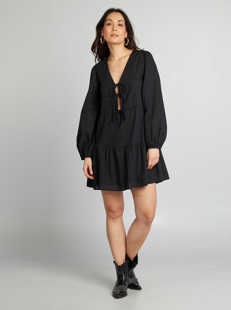 Robe à nouettes en popeline avec col en V noir - Kiabi