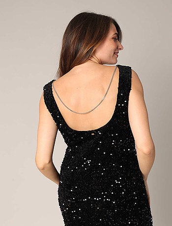 Robe à paillettes avec dos échancré et élégant détail de chaîne 'Deeluxe'