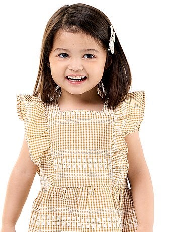 Robe à volants et motif à carreaux