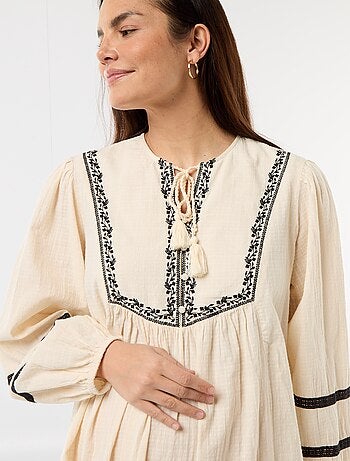 Robe ample de maternité avec broderies
