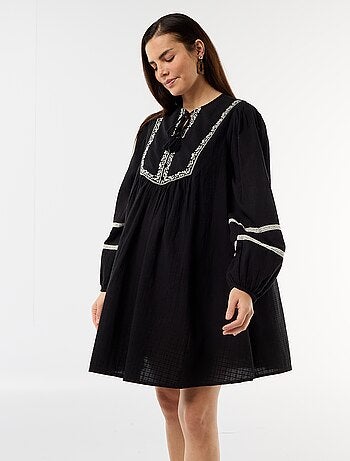 Robe ample de maternité avec broderies
