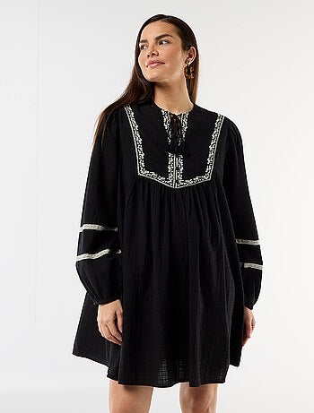 Robe ample de maternité avec broderies
