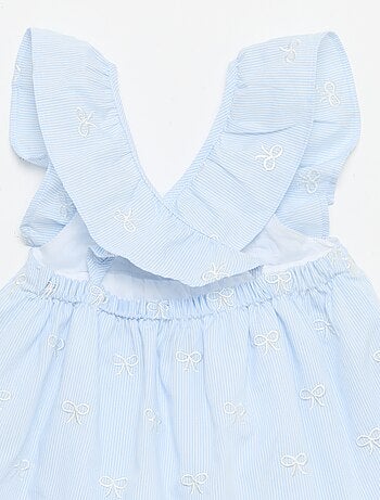 Robe avec bretelles volantées et broderies