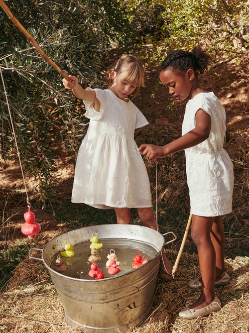 Robe avec broderies fleurs fantaisies - Kiabi