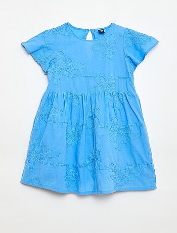Robe avec broderies fleurs fantaisies