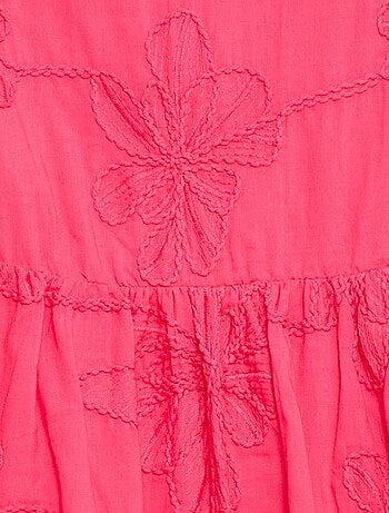 Robe avec broderies fleurs fantaisies