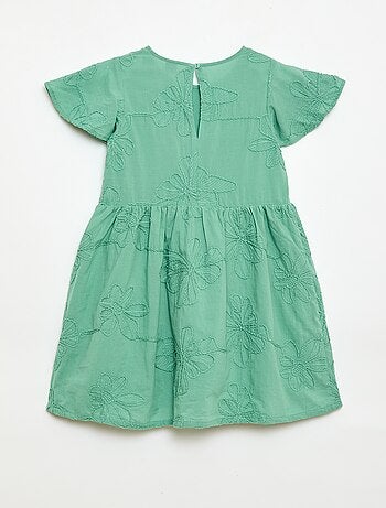 Robe avec broderies fleurs fantaisies