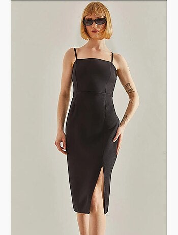 Robe avec fentes et bretelles spaghetti lucci