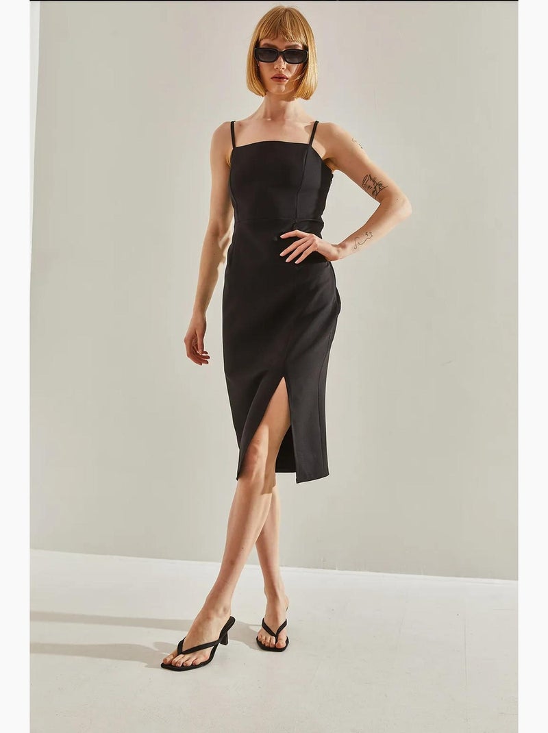 Robe avec fentes et bretelles spaghetti lucci Noir - Kiabi