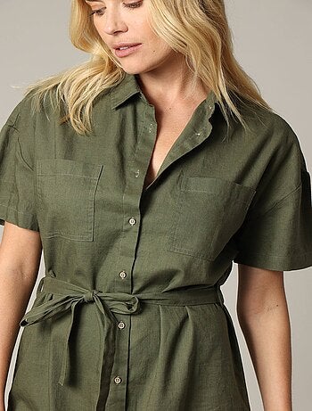 Robe chemise ceinturée avec deux poches sur le devant 'Deeluxe'