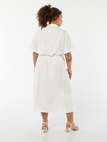 Robe chemise coupe midi manches courtes avec ceinture