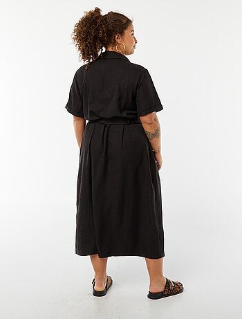 Robe chemise coupe midi manches courtes avec ceinture