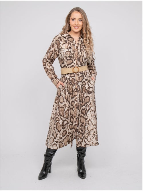 Robe chemise longue motif python et fils dorés ipova - Kiabi Robe chemise longue motif python et fils dorés ipova - Kiabi