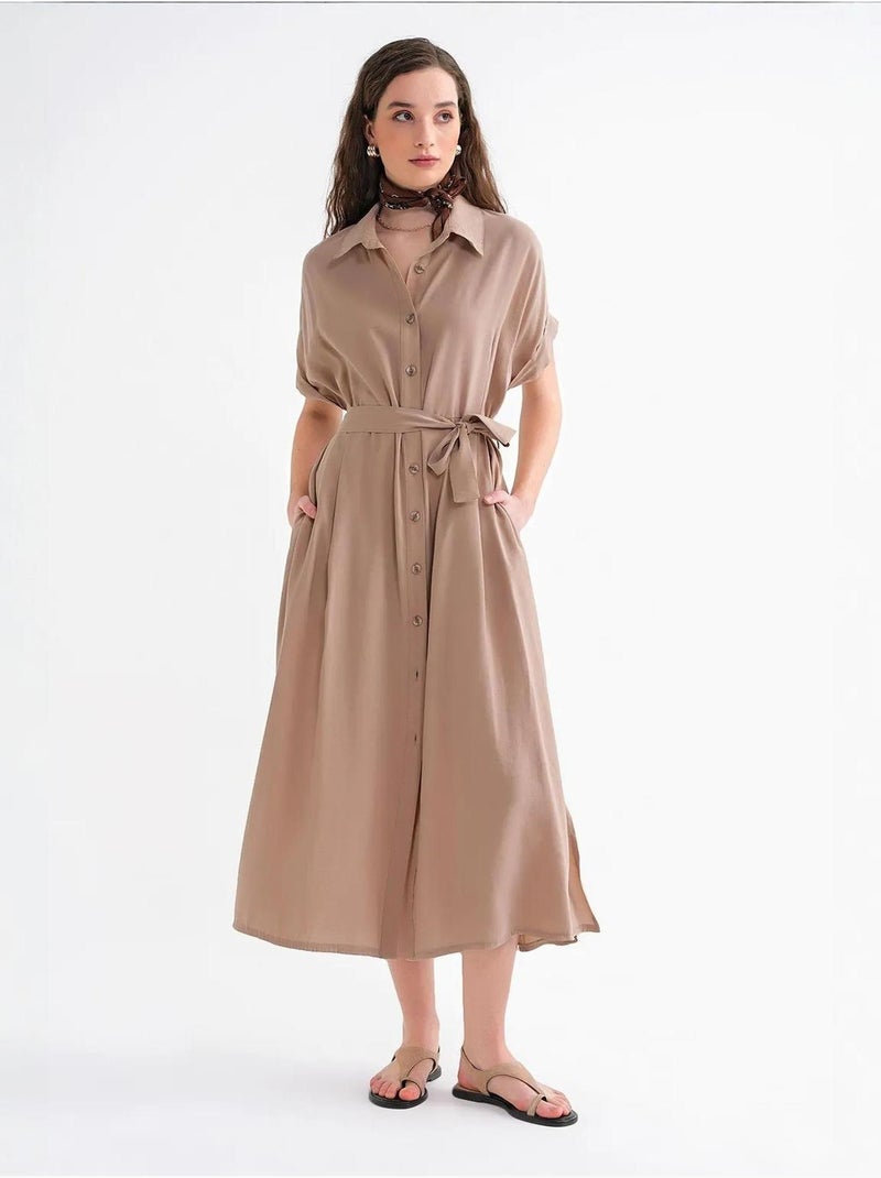 Robe chemise mi-longue à col en v et cordon de serrage mixray Camel - Kiabi