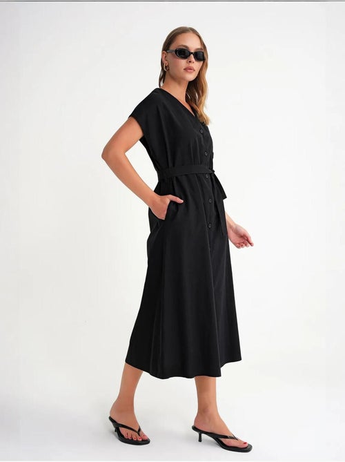 Robe chemise mi-longue avec fermeture à nouer et détails accessoires mixray - Kiabi Robe chemise mi-longue avec fermeture à nouer et détails accessoires mixray - Kiabi
