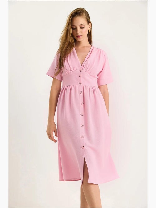 Robe chemise mi-longue boutonnée à col en v lucci - Kiabi Robe chemise mi-longue boutonnée à col en v lucci - Kiabi