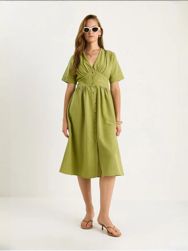 Robe chemise mi-longue boutonnée à col en v lucci Vert tilleul - Kiabi