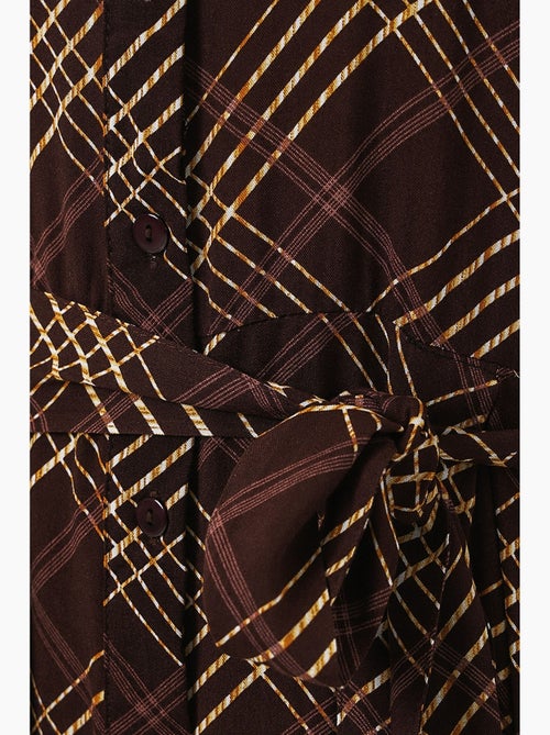 Robe chemise midi à carreaux avec fermeture boutonnée bdart - Kiabi Robe chemise midi à carreaux avec fermeture boutonnée bdart - Kiabi
