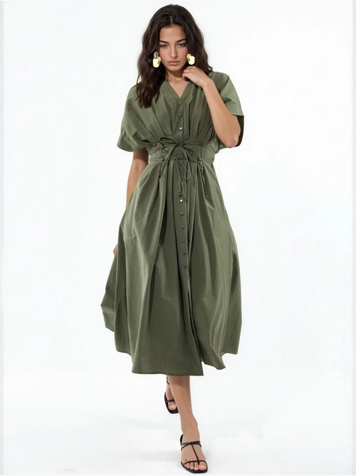 Robe chemise midi décontractée à col en v busem - Kiabi Robe chemise midi décontractée à col en v busem - Kiabi