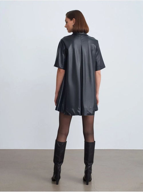 Robe-chemise mini ample en simili cuir dilvin - Kiabi Robe-chemise mini ample en simili cuir dilvin - Kiabi