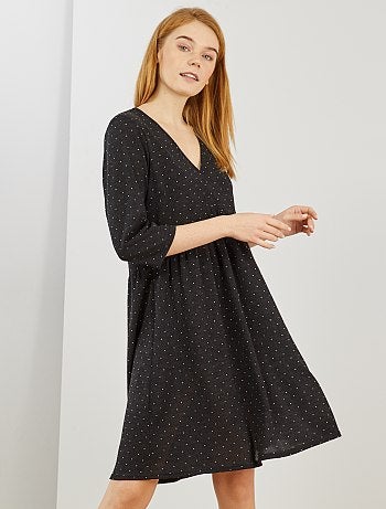 Robe cloutée avec découpe poitrine