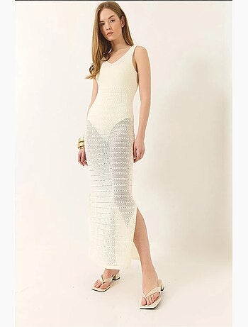 Robe col en v avec fentes et détails ajourés lucci