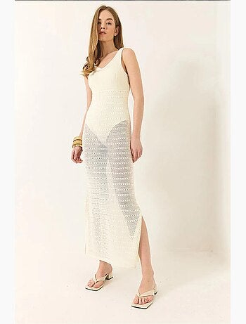 Robe col en v avec fentes et détails ajourés lucci