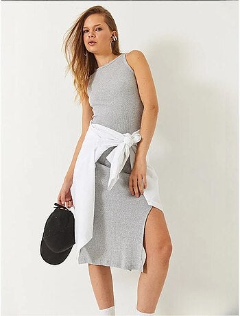 Robe côtelée à col ras du cou et fentes bianco lucci